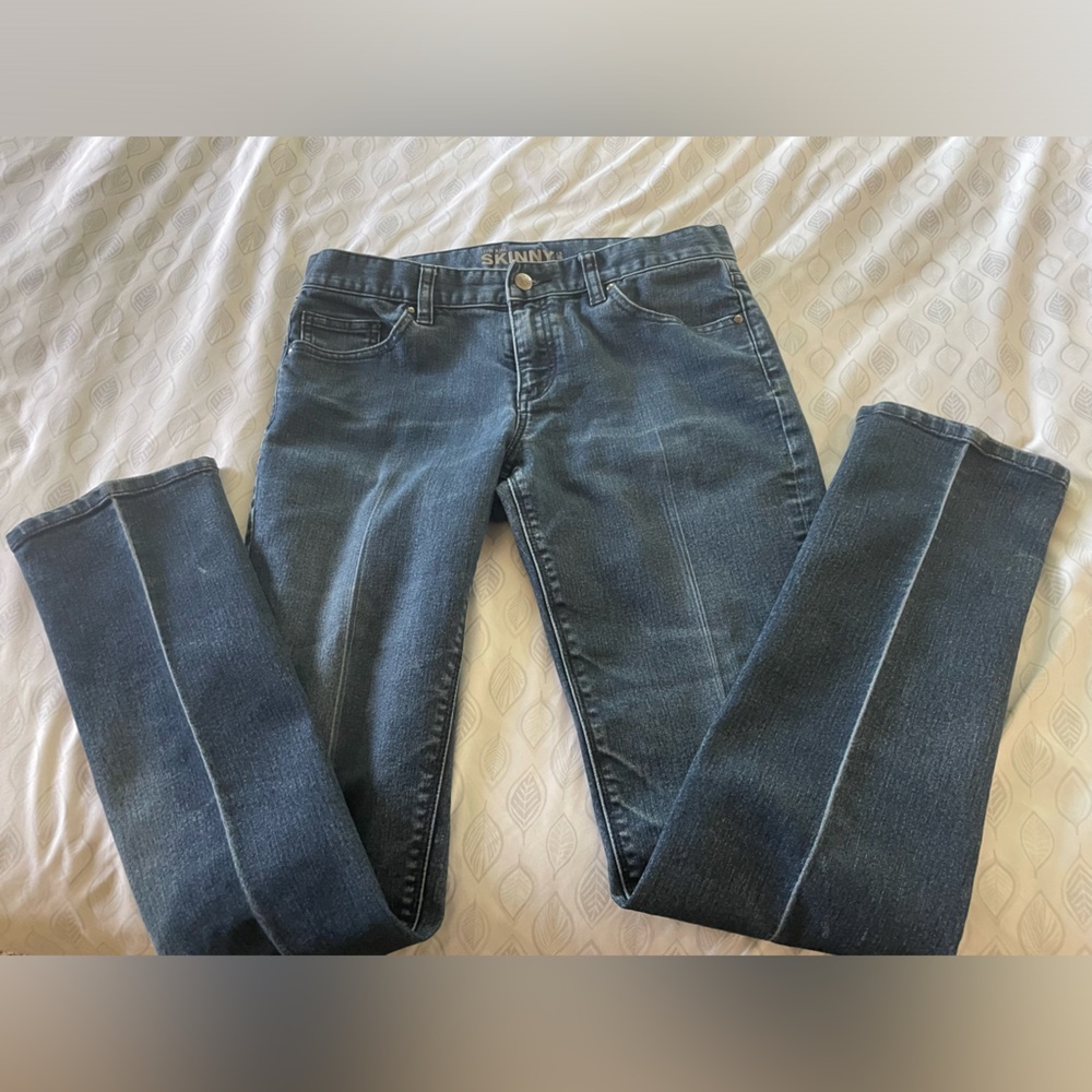 New York and Company Low Rise Skinny Leg Jeans, size 8